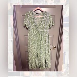 BloomChic Green Floral Midi Dress